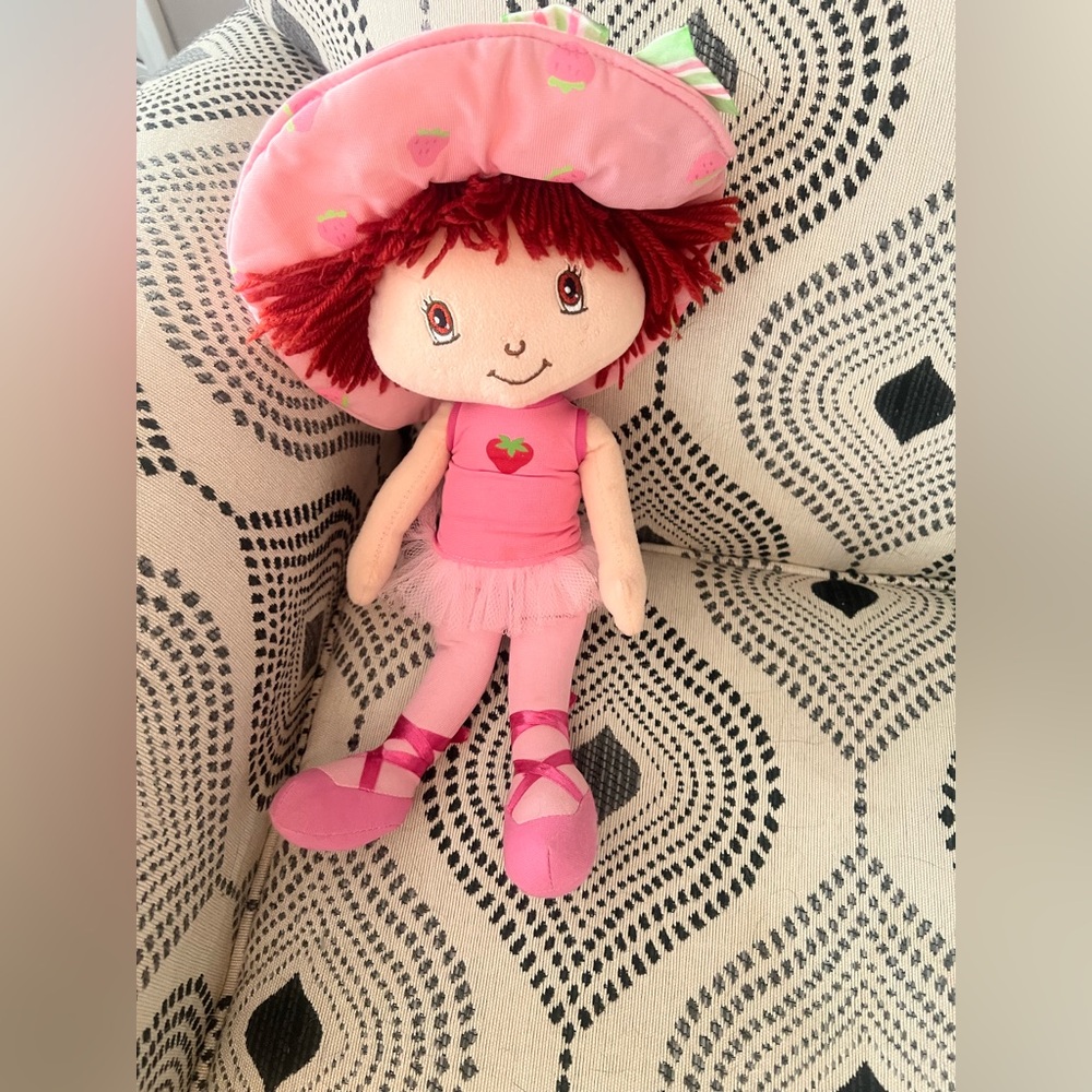 Strawberry Shortcake plush‎
